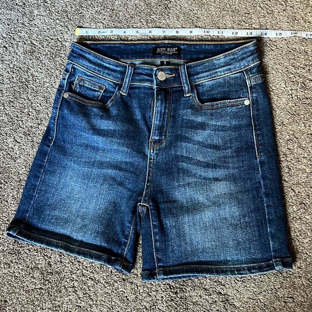 Judy Blue Hi-Rise Mid-Length SMALL Shorts - Blue